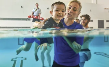 Little kid Swimming
